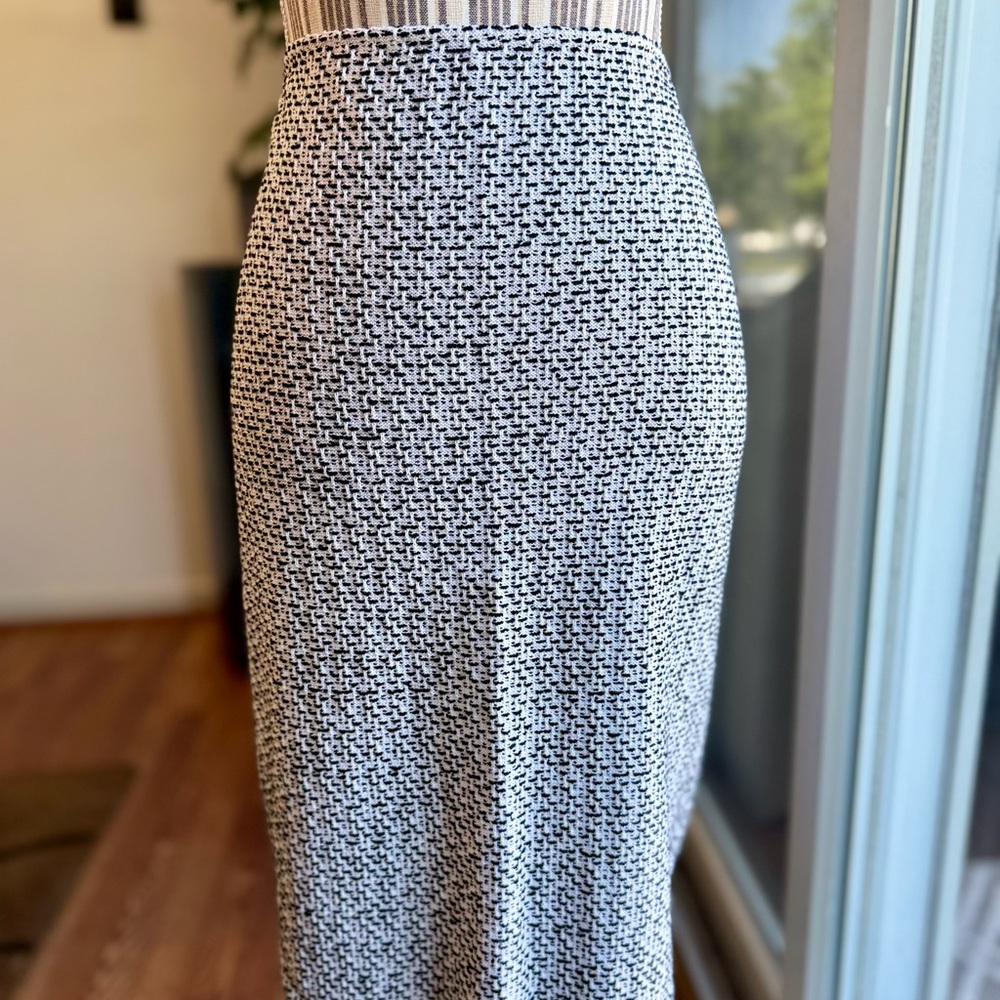 St. John Pencil Skirt - Picture 1 of 11